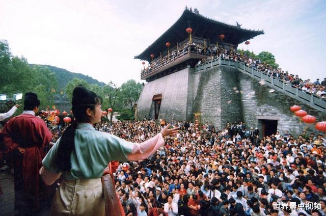 「宋城」中国最成功的“人造景区”：门票580元却无一差评，比横店还火爆