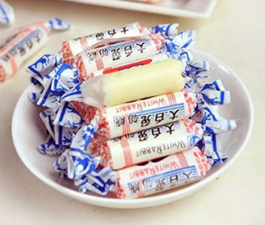 大白兔奶糖|“经久不衰”的5种零食，到现在仍然畅销，好多人从小吃到大