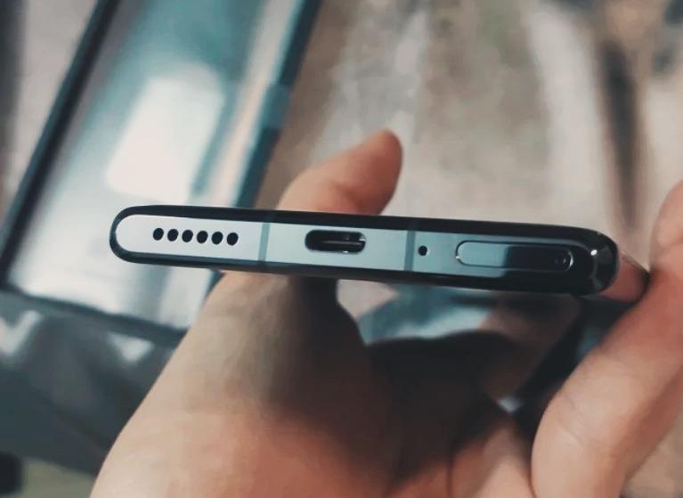 「华为mate30」华为终于妥协，从5399跌至4209，网友：太晚了！