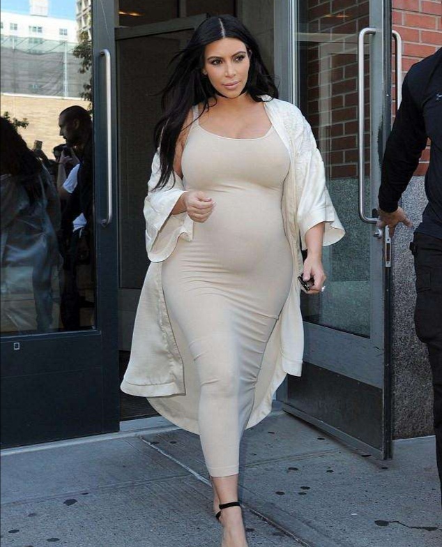 卡戴珊@詹娜大布朗尼7岁！两年前就生孩子。布朗尼主动追求，詹皇怎么看？