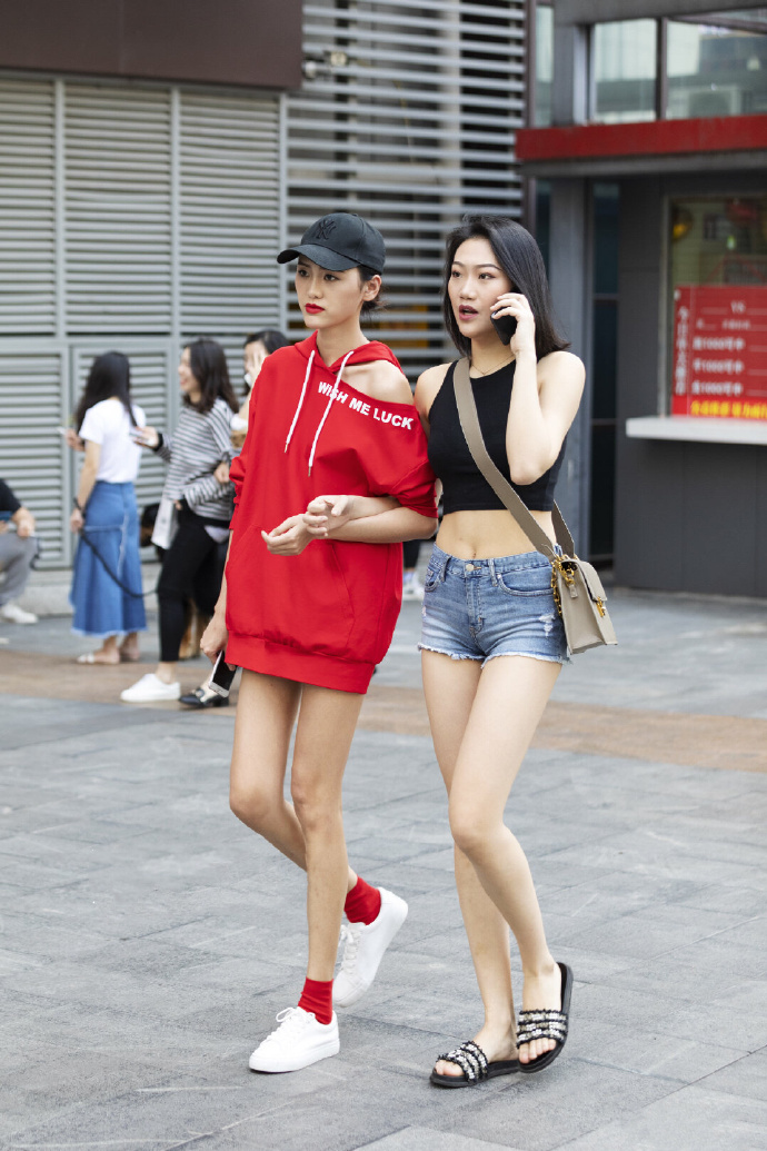 地下城与勇士|办公室的女经理，这么穿应该不拉仇恨吧？