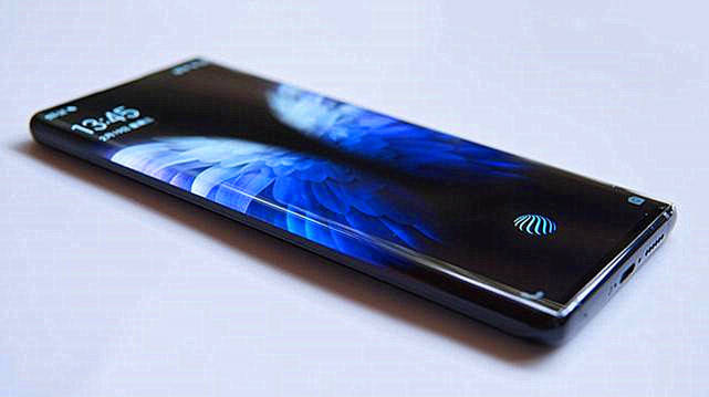 【曲面屏】华为Mate40Pro遭曝光：超薄曲面屏+潜望镜头，不愧是华为