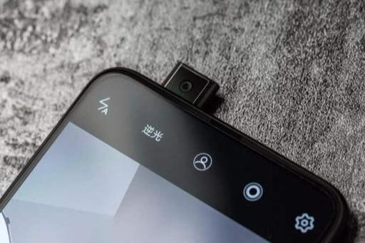 iPad|升降式镜头优势与弊端，让人眼前一亮的同时，也否认了一些消费者