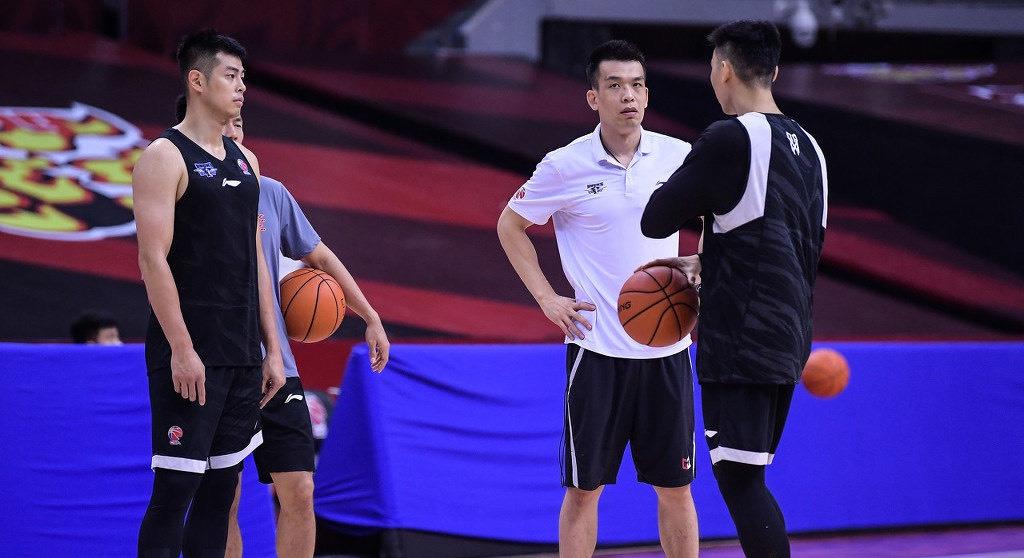 杜峰|杜峰完胜解立彬！北京欲夺冠先换教练，一人力压马布里成最佳人选