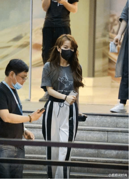 [穿衣搭配]有种蜕变叫吴昕的穿搭和发型，《快本》上跳开场舞的她，真的很美