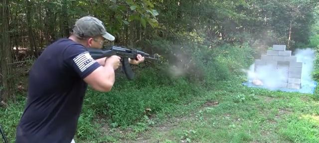 洲际导弹@全球10种最强最猛的突击步枪，哪一把是你的最爱？