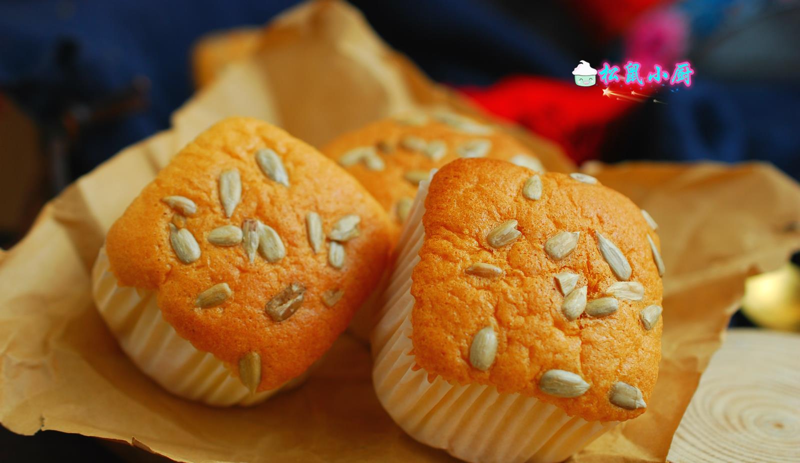 「蛋糕」3种食材做蛋糕，鸡蛋面粉和白糖，无油无水不怕胖，30多年吃不腻