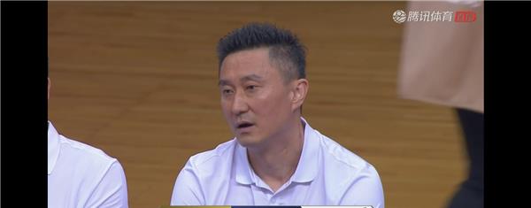 杜锋|三战砍87分33板!CBA最强战神归来,杜锋欲哭无泪,年轻5岁该多好