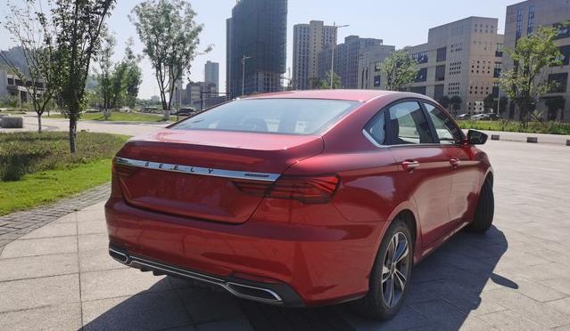 『吉利汽车』“国产一哥”发力,30天卖出8502辆,油耗5L跌至不足7万,没白等