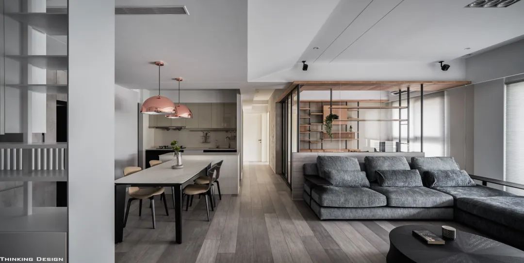 ##简单设计最大气!101平极简风,水泥灰+木质,做出时尚高端感