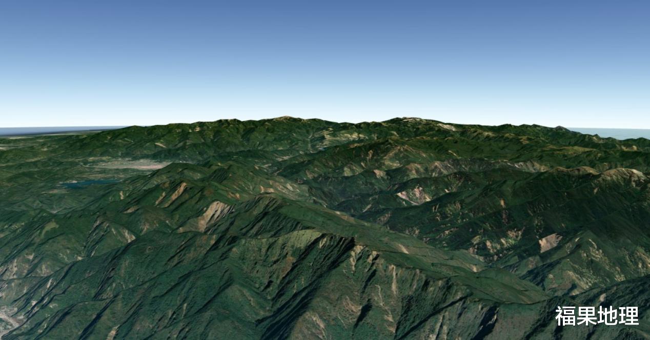 台湾|卫星地图看宝岛台湾，高山伫立，平原很狭窄！