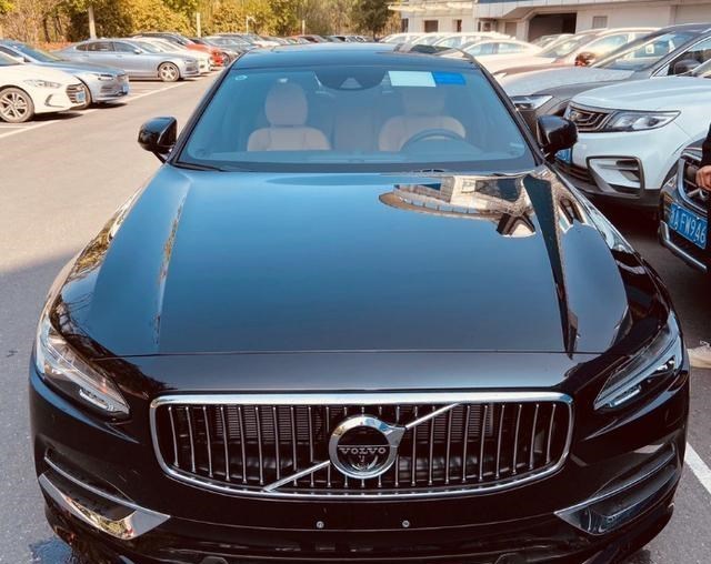 沃尔沃s90|看了奥迪A6、宝马5系，最后40万提辆沃尔沃S90，车主：差距明显！