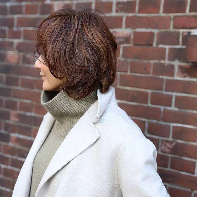 短发|见证一个女人变老，除了越来越深的法令纹，还有越来越短的头发