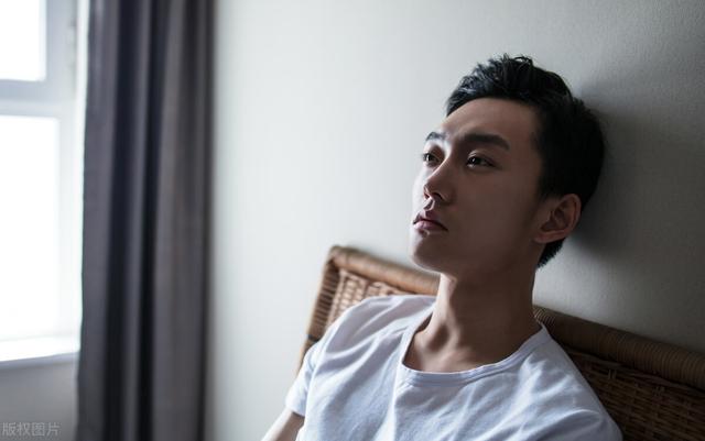 肝脏|28岁男子查出肝癌,错过最佳手术时间!医生:睡前1习惯害了他