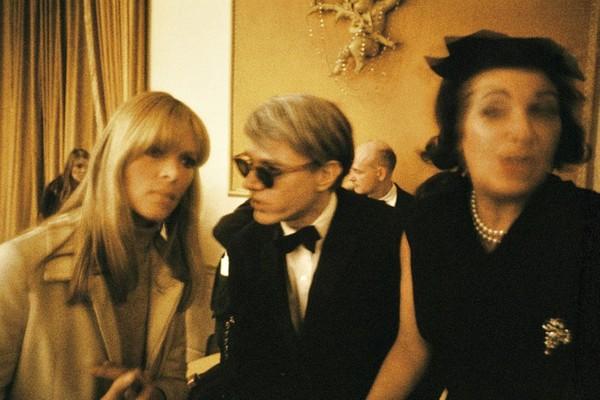 安迪·沃霍尔:唱片封面流行背后竟衍生出服饰变革,音乐已成为潮流文化输出主力