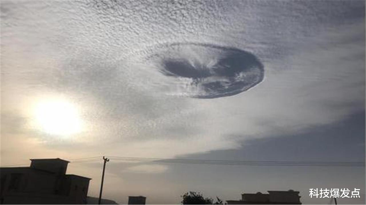 云朵|美国出现会“隐身的装置”?天空出现方形云朵,真实身份惹争议!