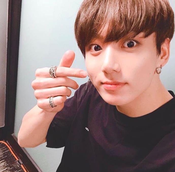 【iu】IU推出全新单曲！合作天团BTS成员SUGA让粉丝尖叫：乐坛最强组合