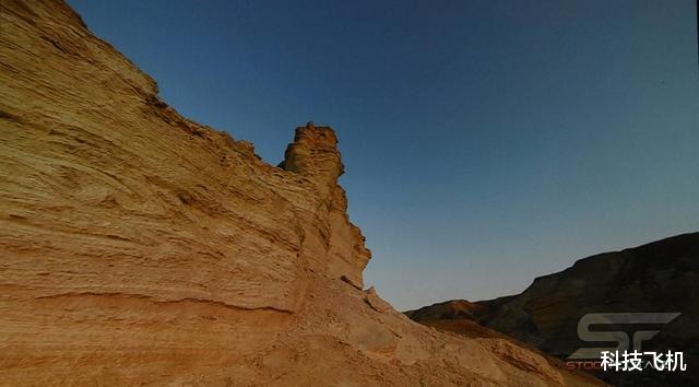 投影仪|小巧机身+长续航,1080P,年轻人第一款便携投影仪来了