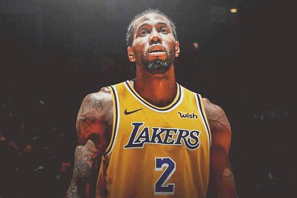 湖人队|莱昂纳德一直拖着不签约，导致湖人错过了哪些好球员？