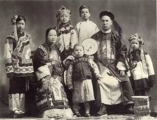 『左宗棠』这才是清朝官员真实形象：收复新疆的左宗棠，大贪官和珅等