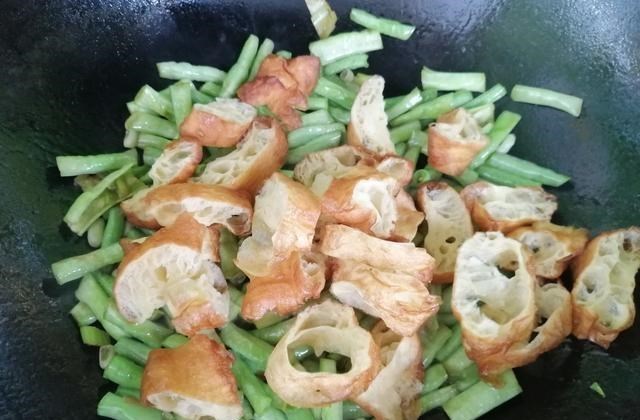 豆浆▲夏天，不吃肉也要吃它，钙是豆浆的4倍，1元1斤，现在正当季
