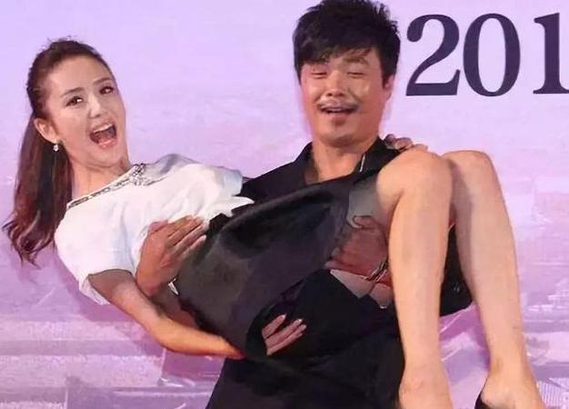 佟丽娅|陈思诚\牵手门\860天后，\被\离婚的佟丽娅，毫无征兆的\翻车\了
