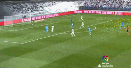 iPhone▲皇马3-0瓦伦西亚，本泽马两球，阿森西奥传射