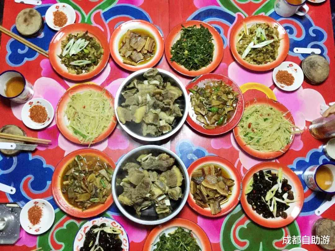 『川西』不输俄么塘！川西又一冷门万亩花海开放，不收门票，赏花观云还不打挤