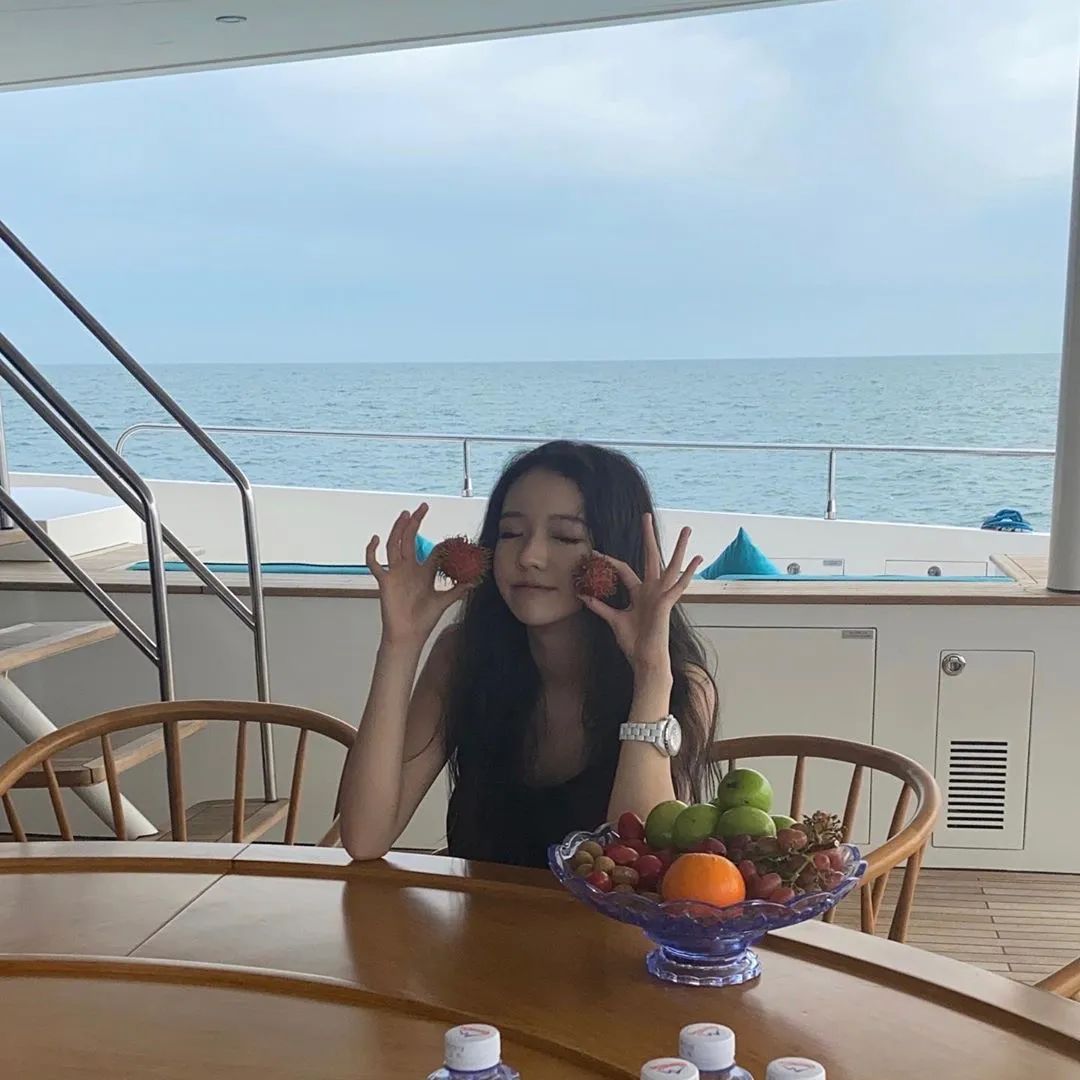 #肖战#15岁坐拥普通人一生的奢侈品,成为王菲女儿闺蜜团C位的她凭什么?