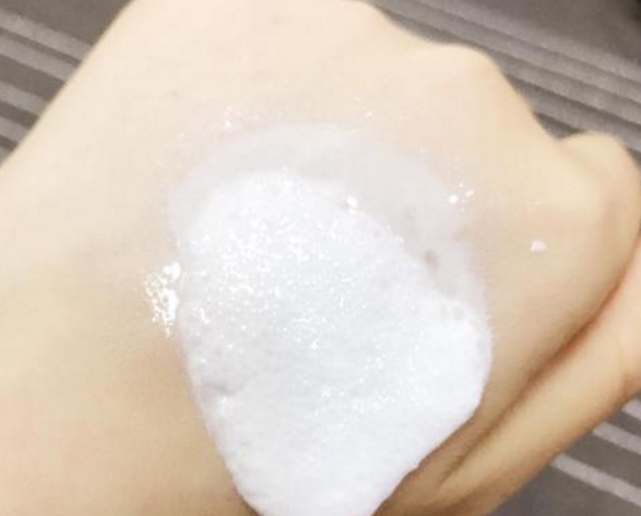 护肤品▲别听柜姐忽悠，这几种“大牌护肤品”真不需要买，买了也是浪费钱