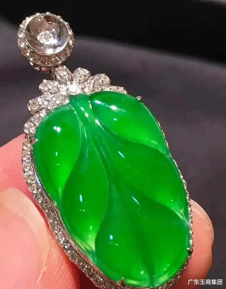 翡翠|搞懂翡翠的“变色效应”，减少误判，色差不烦恼！