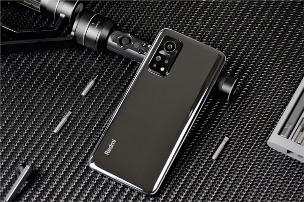 红米手机|国产手机诞生“价格屠夫”，起步价仅2599元，骁龙865+144Hz