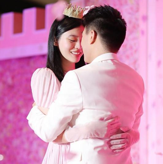 发型|何超盈减肥成功，瘦了半个自己！但生娃前不输奚梦瑶，对比太强烈