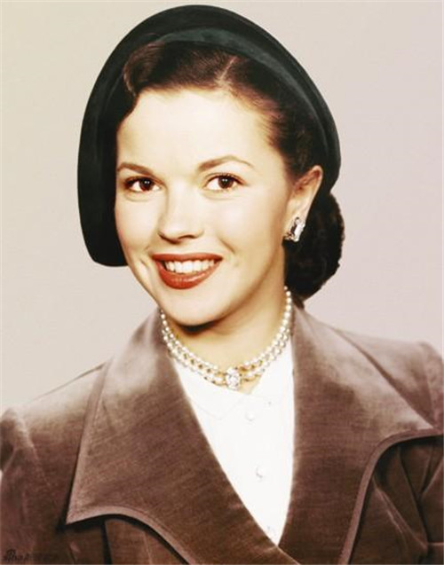 好莱坞|人间天使秀兰·邓波儿：成恋童者的“捕食”对象，揭露好莱坞黑暗