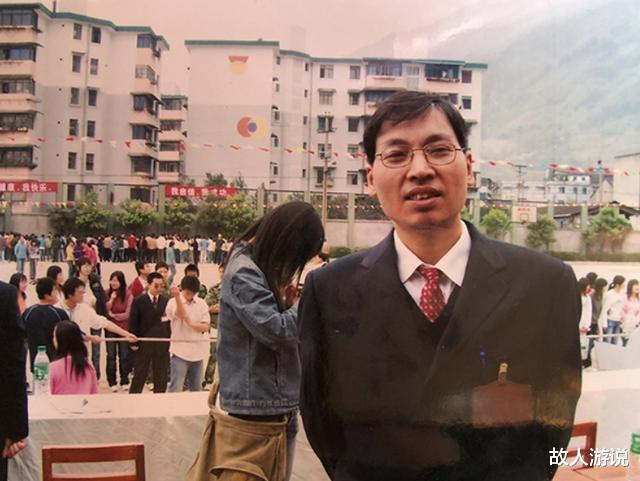 杭州▲汶川地震为学生付出生命的谭千秋，他女儿从北大毕业后又上了哈佛