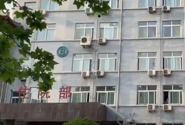 广州市■被错换28年，患癌小伙养母欲索赔800万：不是亲生，我也不想放弃