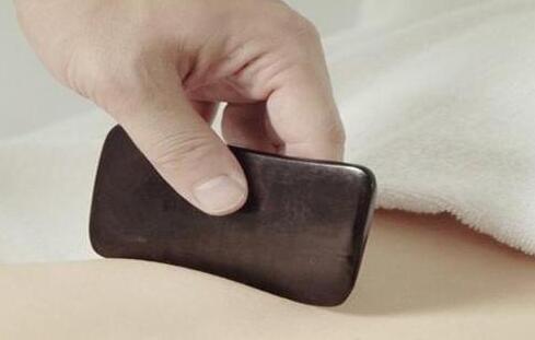 【刮痧】经常刮痧的人，不会受到这4个问题困扰，尝试过的人都深有体会！