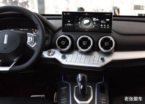 『轿跑』买不起X6就买它,年轻人的第一辆轿跑,带V8声浪,19万开出50万档次