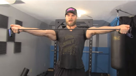 「」五个「伸展动作」助你矫正圆肩，打造厚实太平洋宽肩