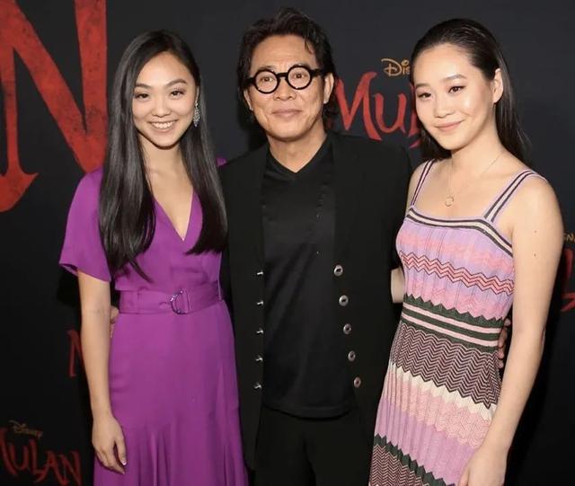 #李连杰#李连杰生日晒全家福，女儿貌美却患重病，59岁利智不减当年