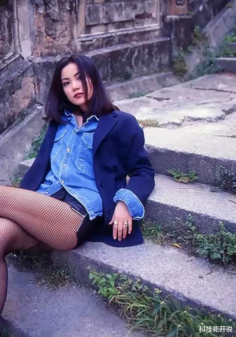 吴京|无法重拍瞬间:喂马的张国荣,狂吸张曼玉秀发的张学友,搂法海胳膊的白素贞