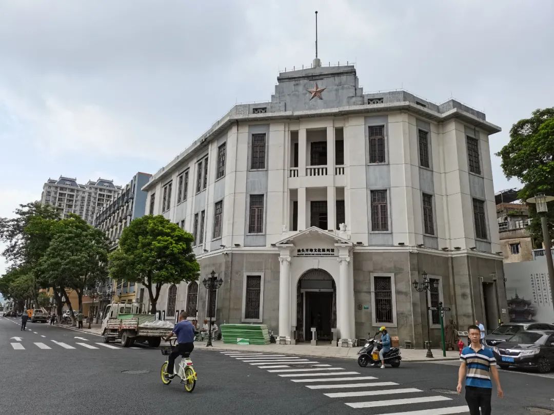 观点|曾比肩上海深圳，如今沦落三线，这座城市如何作到今天这地步