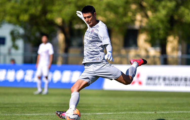 上海申花@首秀惊艳,申花27岁试训门将有望留队,7场8球锋线新星接班金信煜