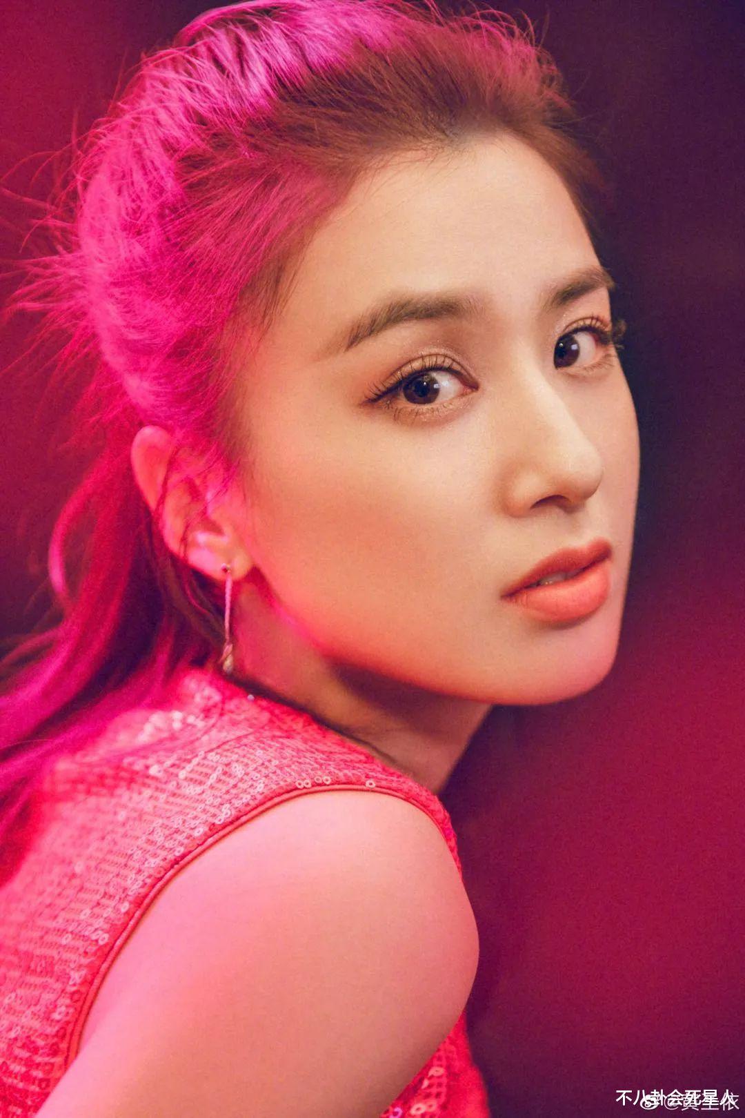 姐姐■《乘风》姐姐们微表情大赏：张雨绮内涵杨超越，她直言瞧不起评委