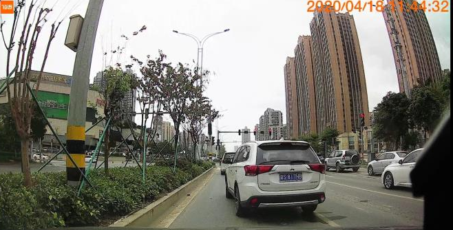 邓炳强■珠海大道数百车没走这条车道吃罚单！无人机、隐形战车轮番抓拍！行动……