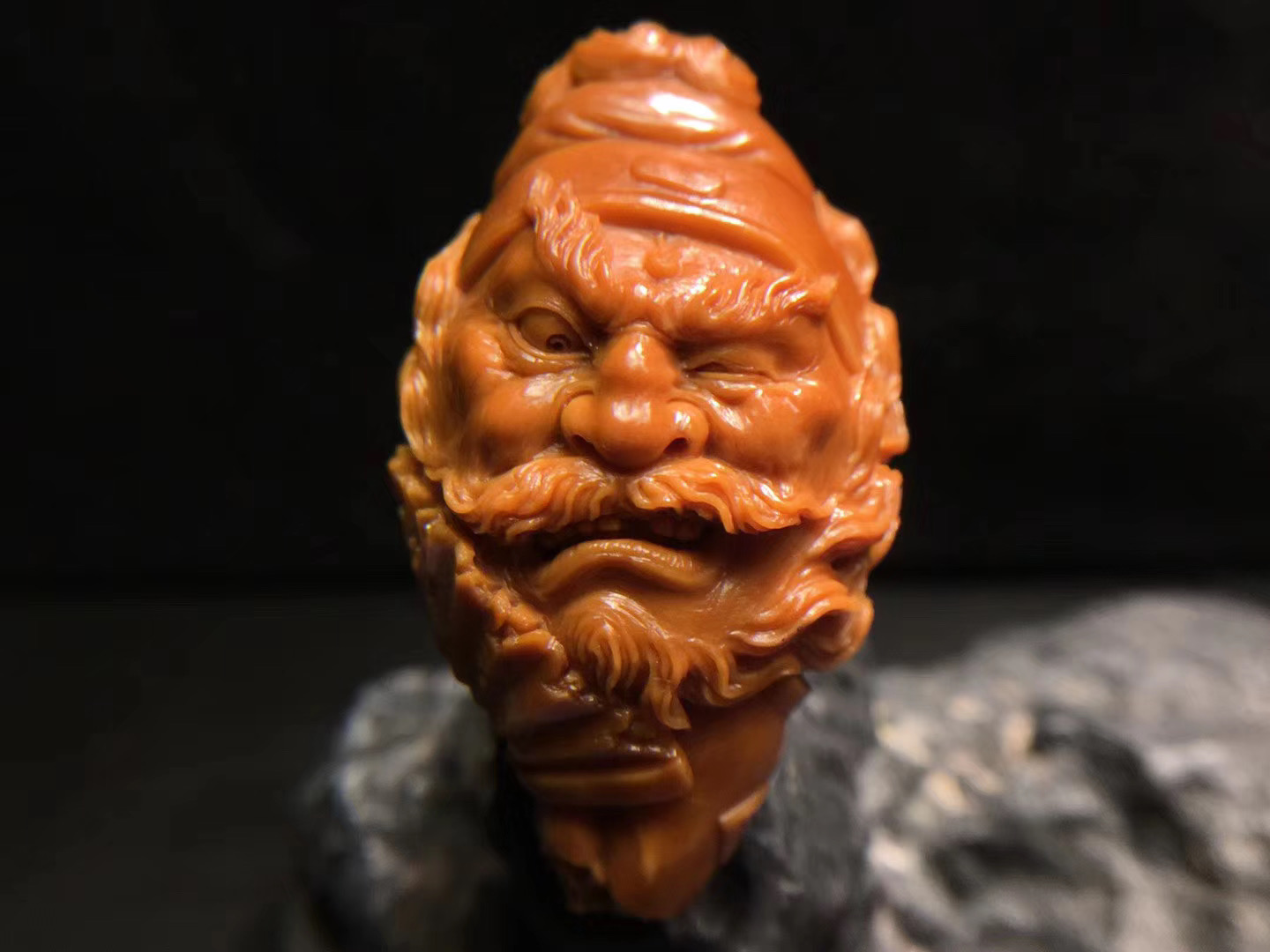 [橄榄核雕]百匠诀核雕-橄榄核雕人物开脸怎么看？