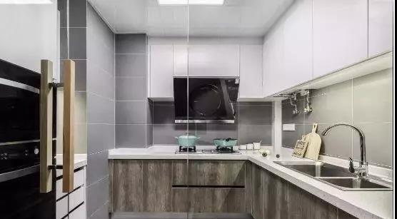 『』100平米的简欧风新房完工，冰箱融入玄关超实用，设计感超强