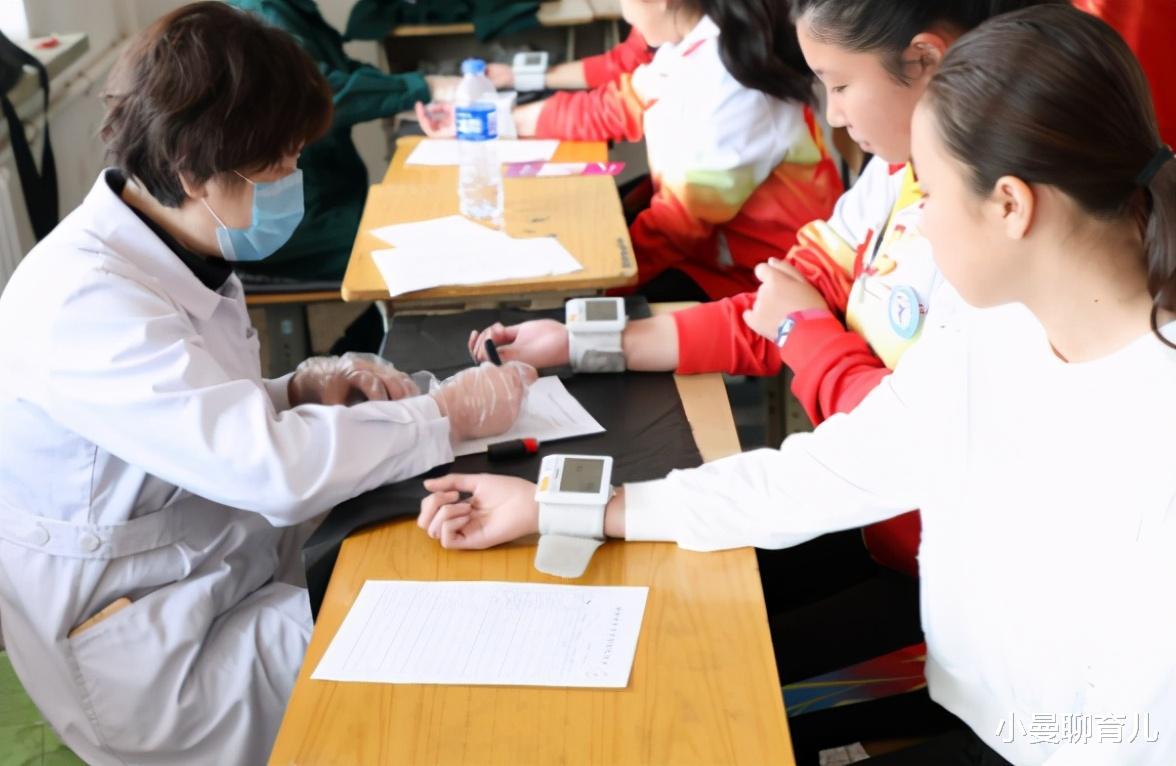 胆固醇|学生党公认“最害怕”的3个体检项目，看到第3个，女生脸都红了