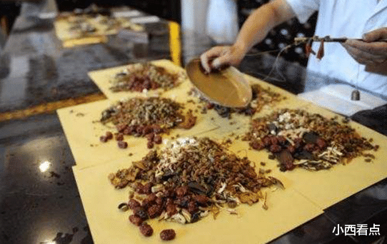 『中药』意大利称中药疗效极佳，连花清瘟吃完后表示再加单10万份