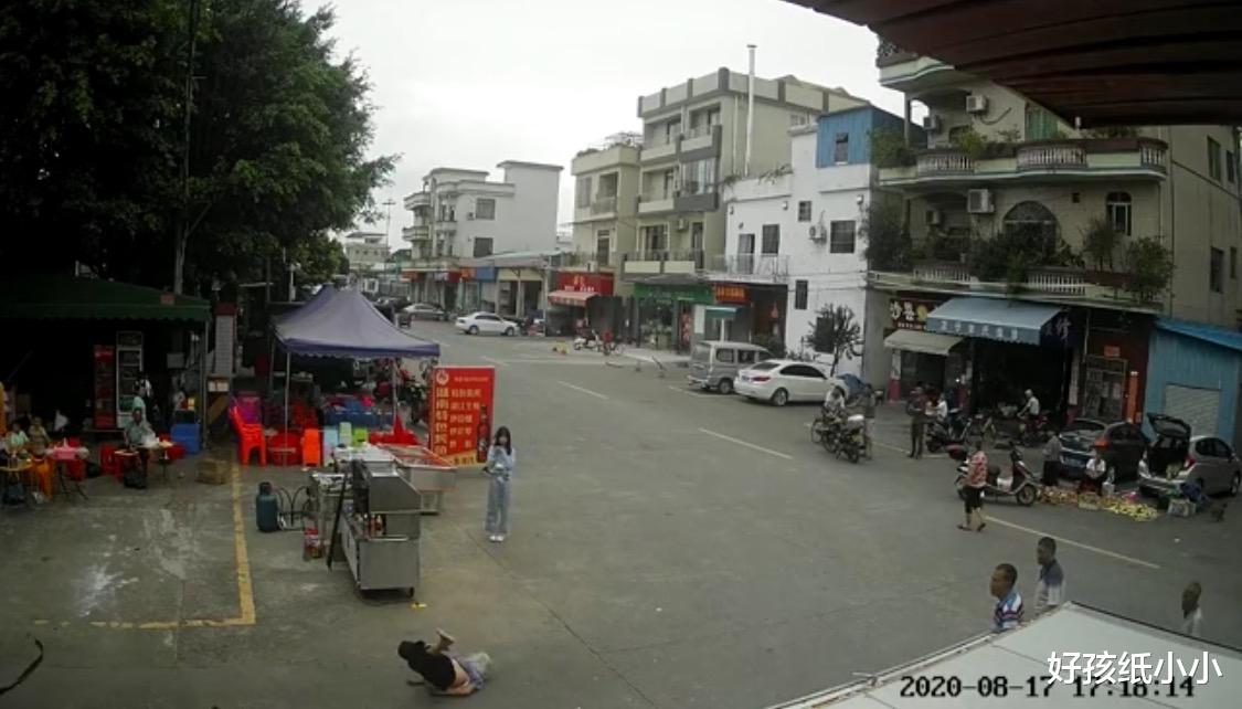 大屠杀|88岁老人被狗绳绊倒身亡续：老人已出殡 家属对事件判定未提异议